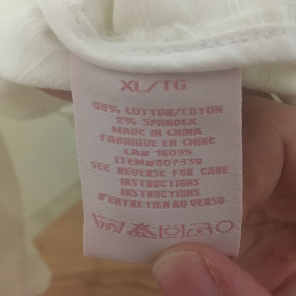 Ladies White denim jacket in XL from Lady Hathaway Design Studio - Picture 3 of 4